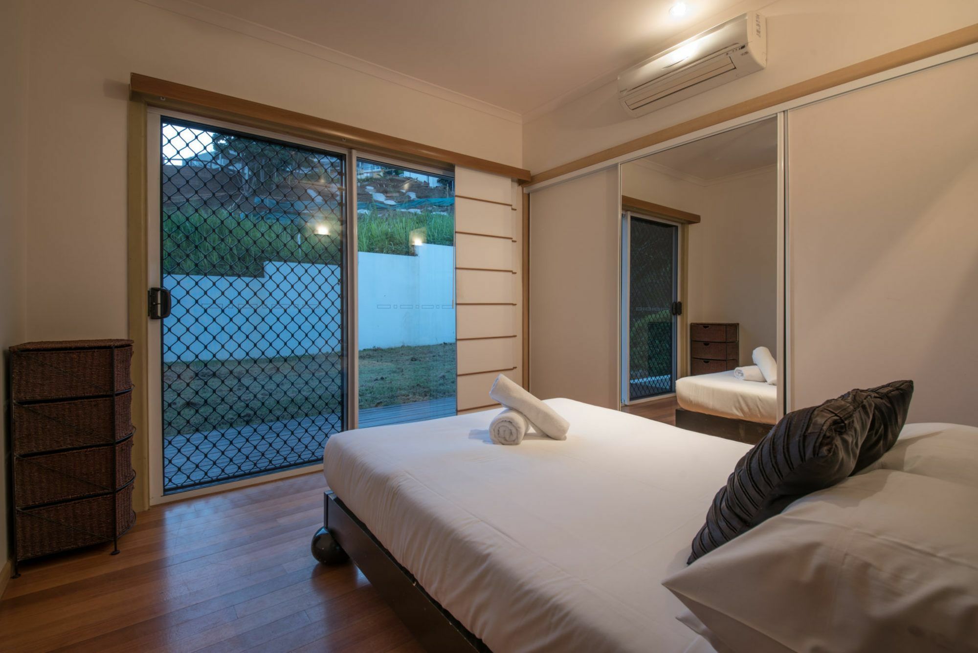 Bella Vista On Nara Pets Welcome แอร์ลีบีช ภายนอก รูปภาพ