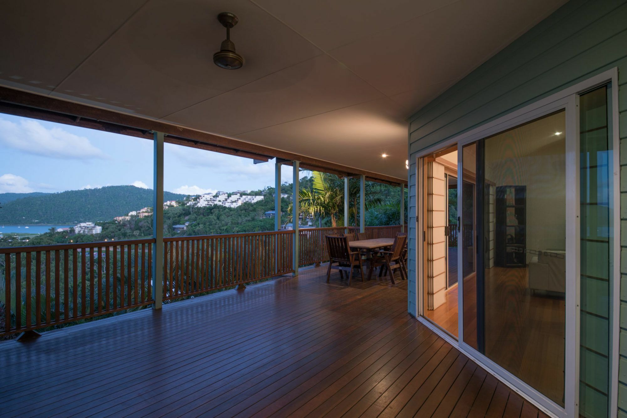 Bella Vista On Nara Pets Welcome แอร์ลีบีช ภายนอก รูปภาพ